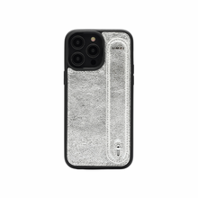 Görseli Galeri görüntüleyiciye yükleyin, UMBI GLAM. Kişiselleştirilebilir Deri iPhone Kılıfı - Silver/Silver