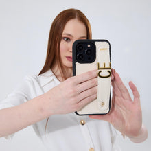 Görseli Galeri görüntüleyiciye yükleyin, UMBI Summer Kişiselleştirilebilir Nakışlı iPhone Kılıfı - Naturel