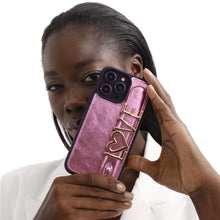 Görseli Galeri görüntüleyiciye yükleyin, UMBI GLAM. Kişiselleştirilebilir Deri iPhone Kılıfı - Rose/Gold