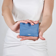 Görseli Galeri görüntüleyiciye yükleyin, YOUZ. Kişiselleştirilebilir Deri Kartlık Mavi