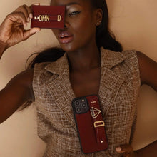 Görseli Galeri görüntüleyiciye yükleyin, UMBI GLAM. Kişiselleştirilebilir Deri iPhone Kılıfı - Burgundy/Gold
